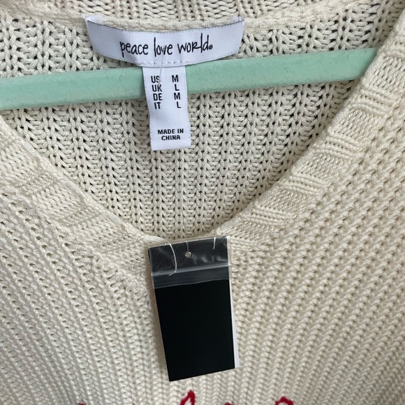 Peace Love World amor destructed sweater size medium - Picture 7 of 8